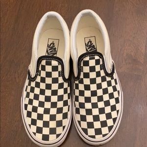 Kids Checkerboard Vans slip on shoes black white 2